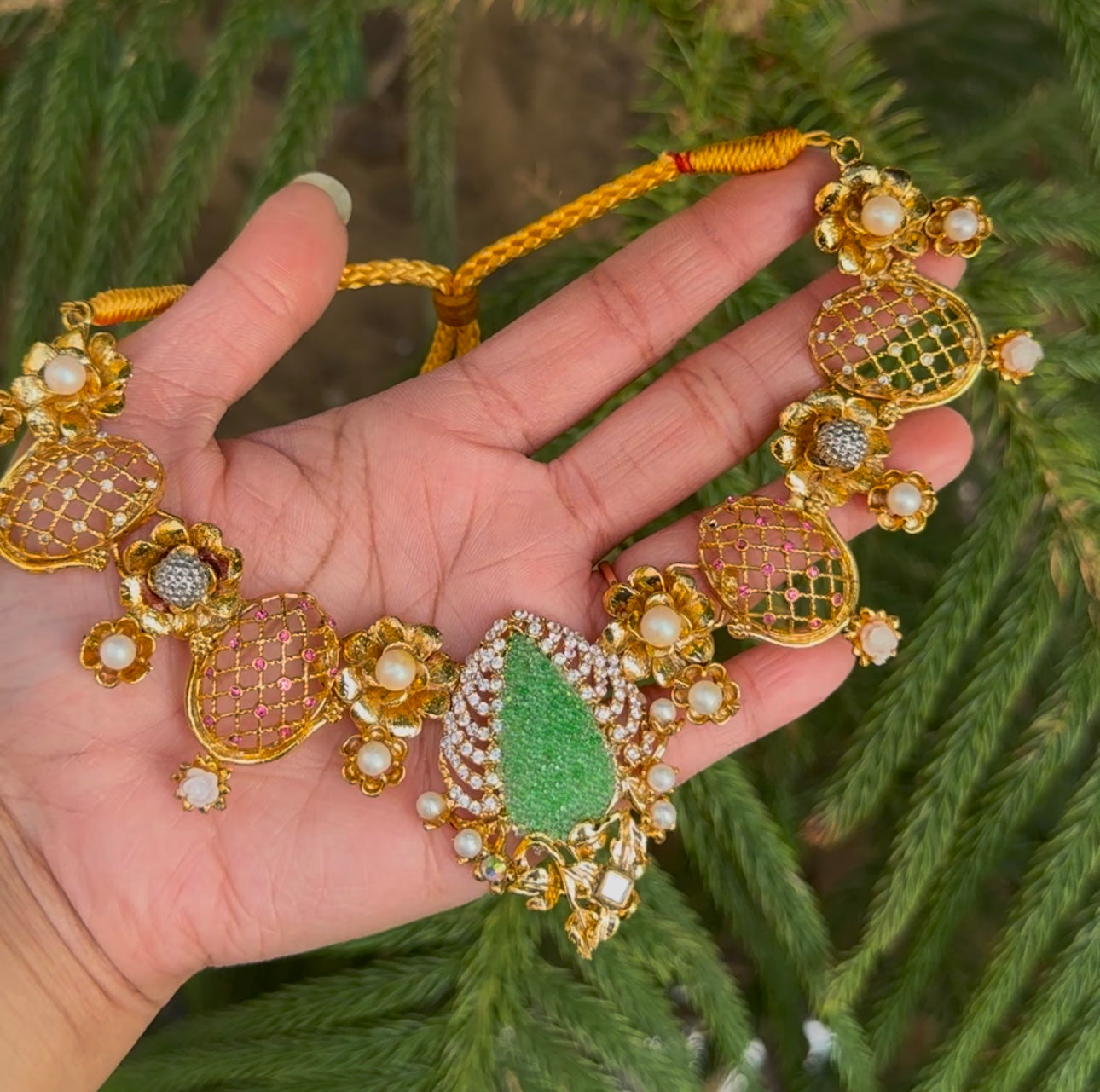 HANDMADE CRUSH STONE NECKLACE SET