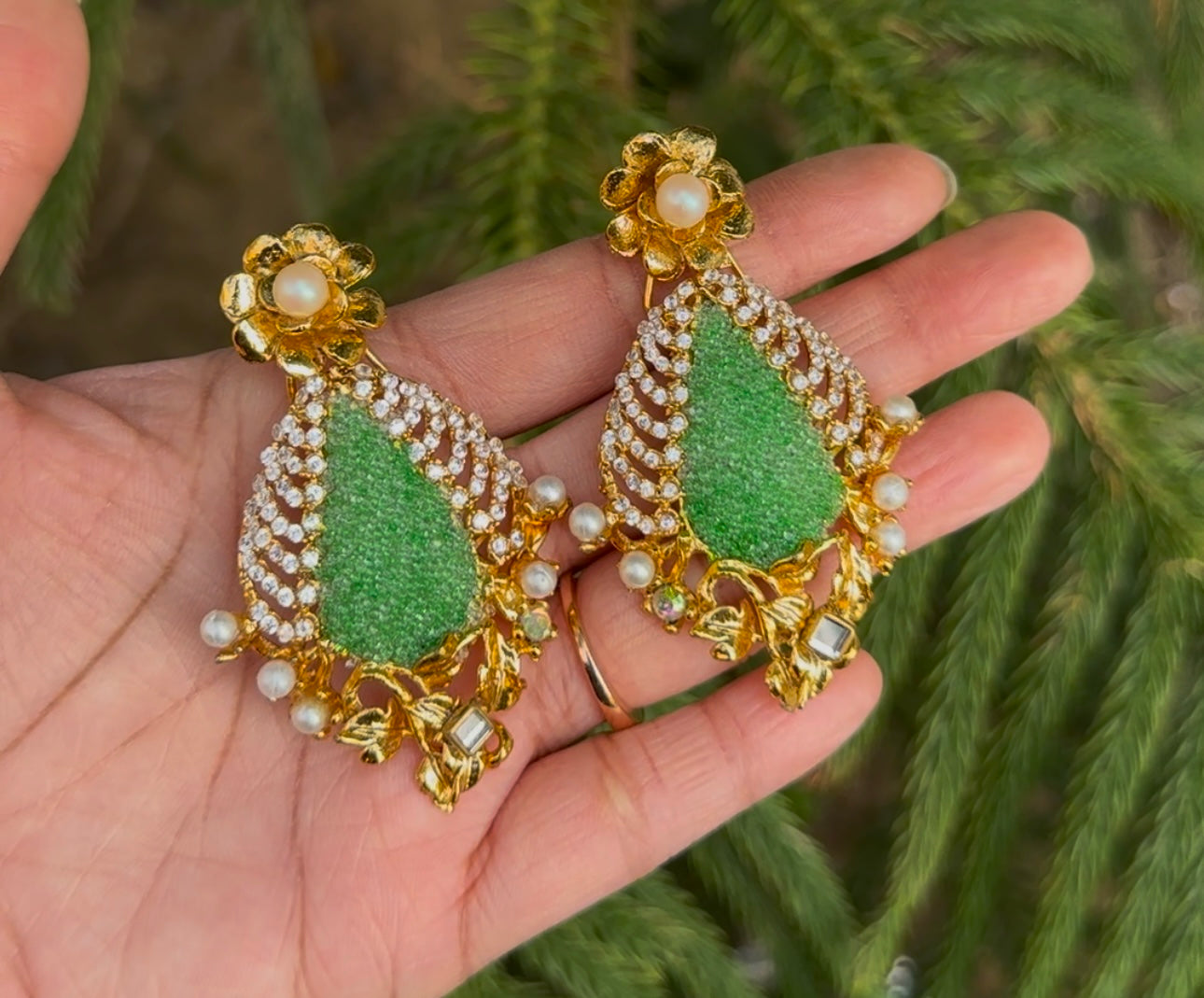 HANDMADE CRUSH STONE NECKLACE SET