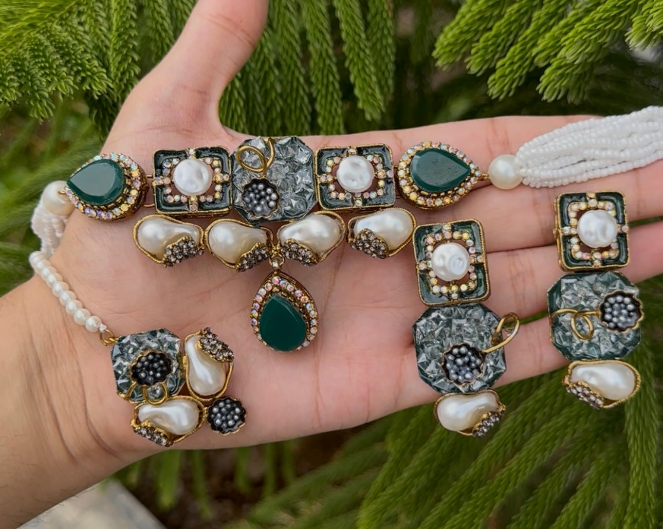 Mother Pearl With Turkish and Doublet Stone Chokar Set