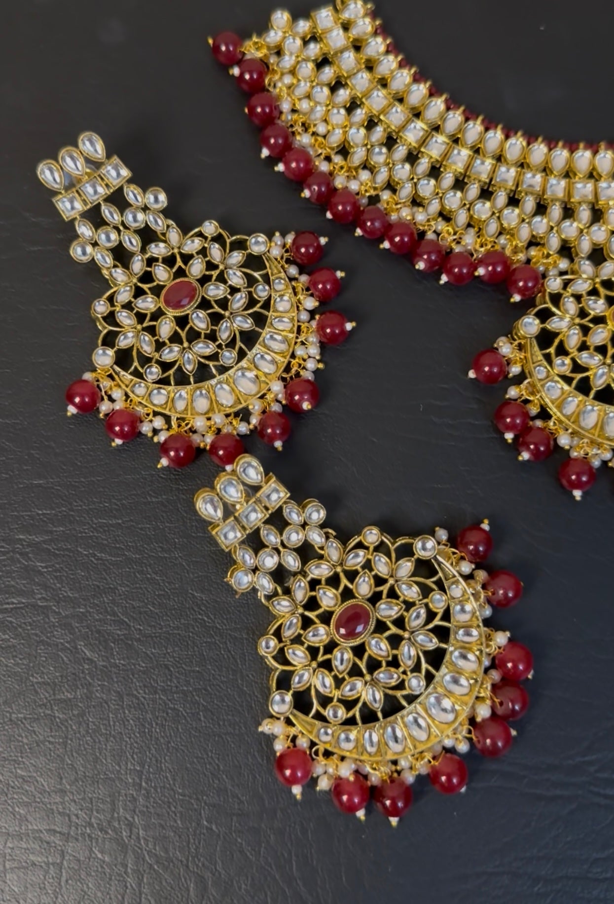 Indian KUNDAN Necklace with TIKA and earrings ✨