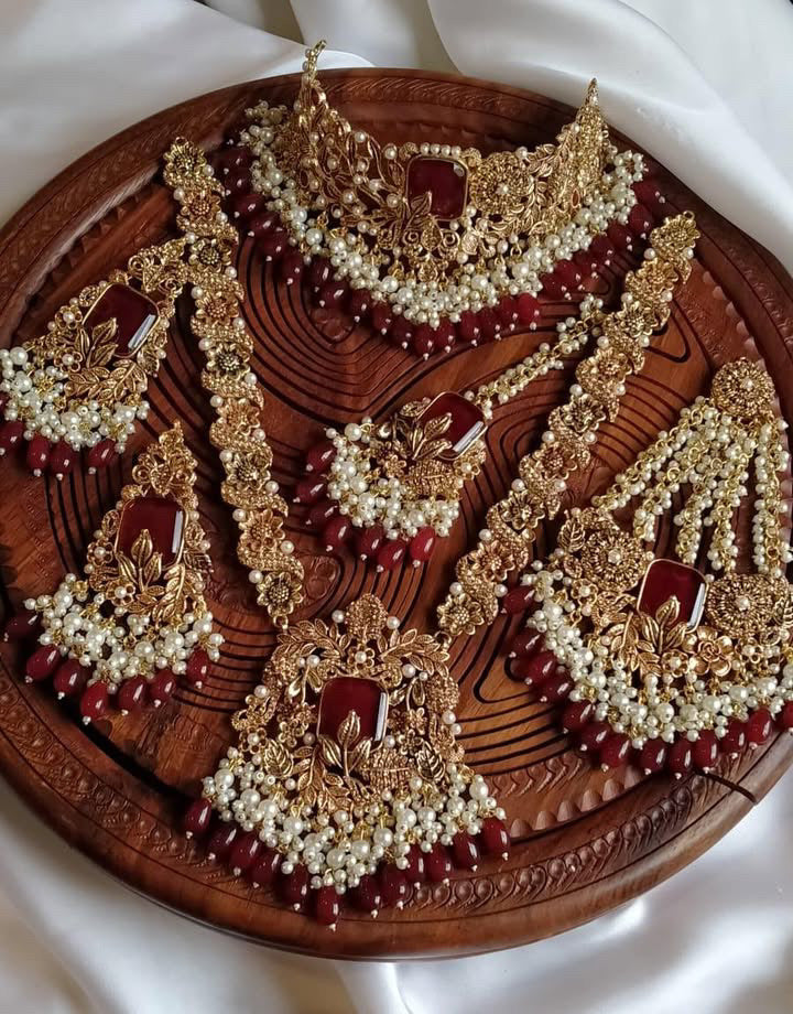 DESIGNER COLLECTION HANDMADE GOLD PLATTED BRIDAL SET ✨