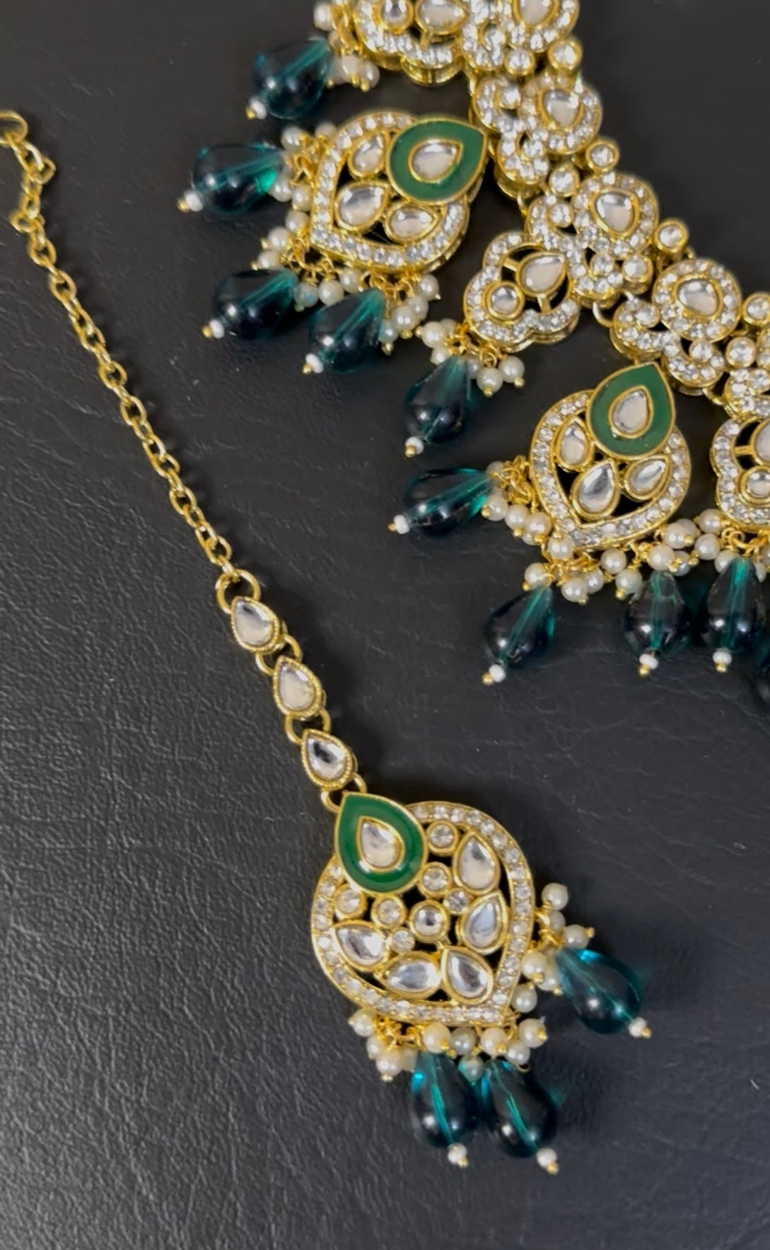 Indian KUNDAN Necklace With Earrings and Tika