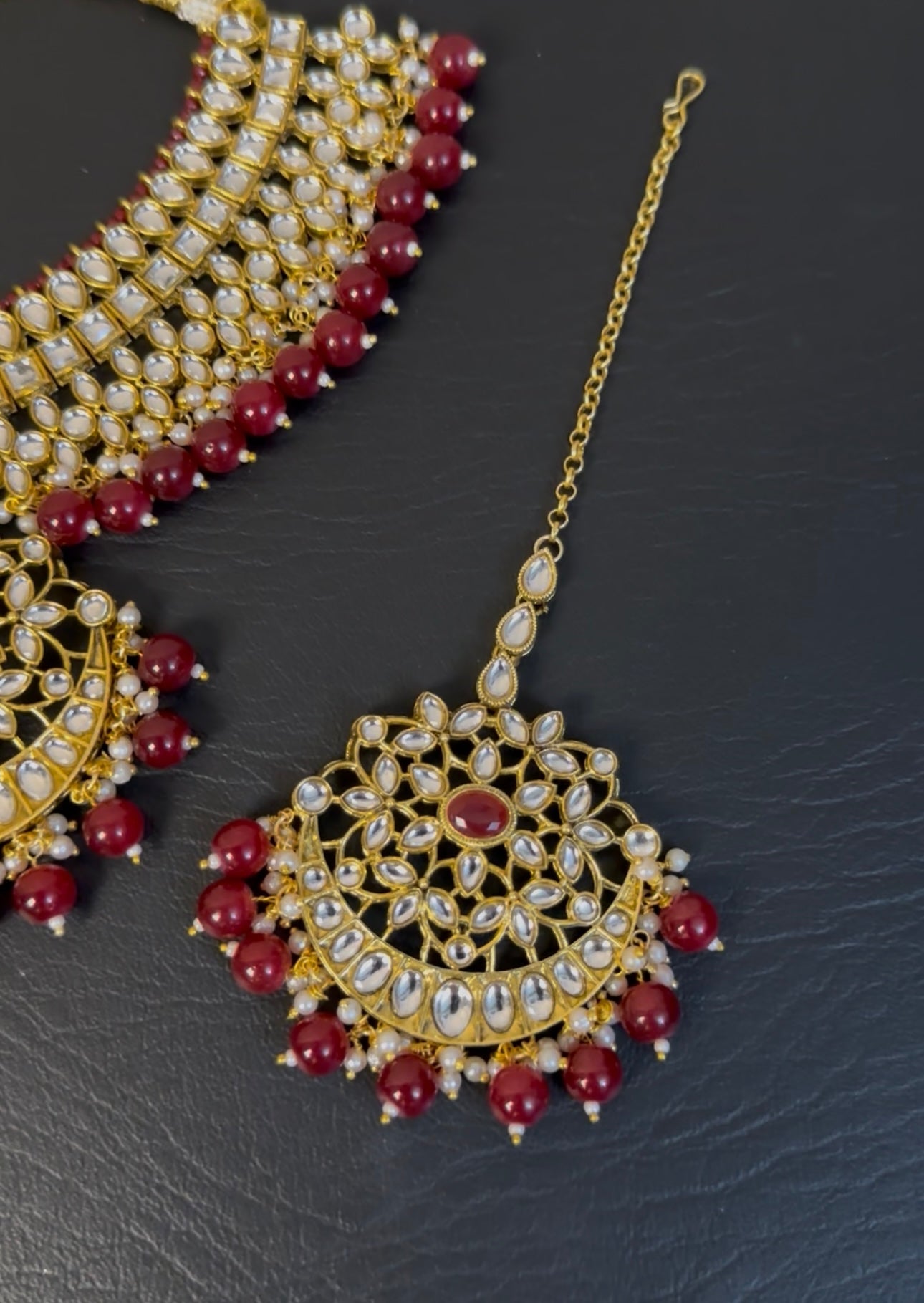 Indian KUNDAN Necklace with TIKA and earrings ✨