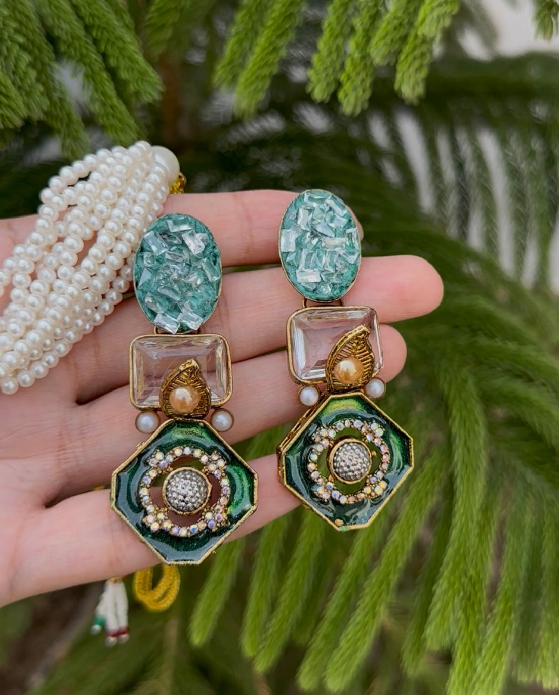 Crystals With Turkish and Crush Stones CHOKAR Set