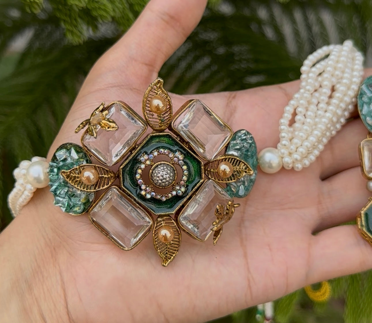 Crystals With Turkish and Crush Stones CHOKAR Set