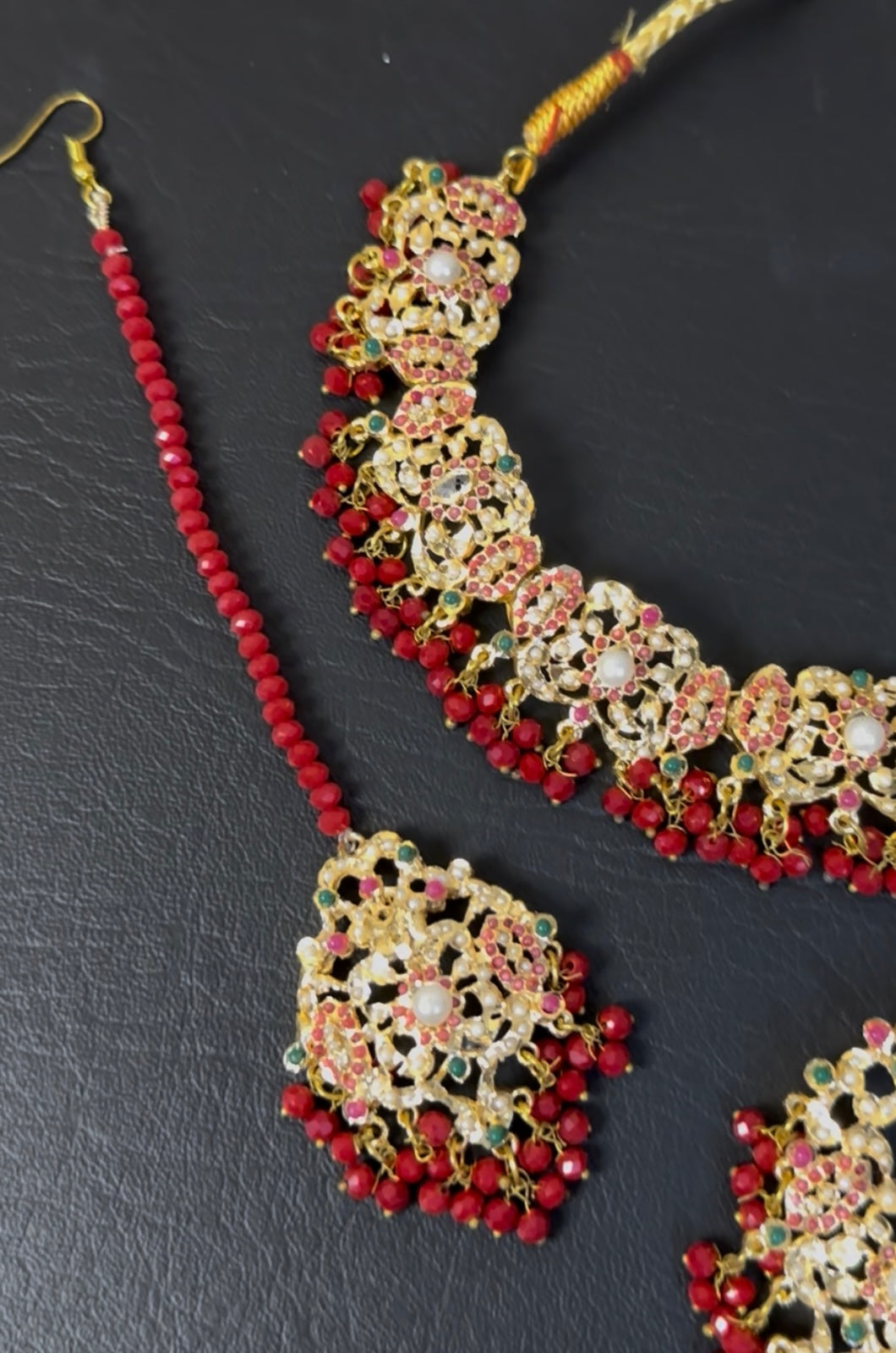NAURATAN Necklace Set