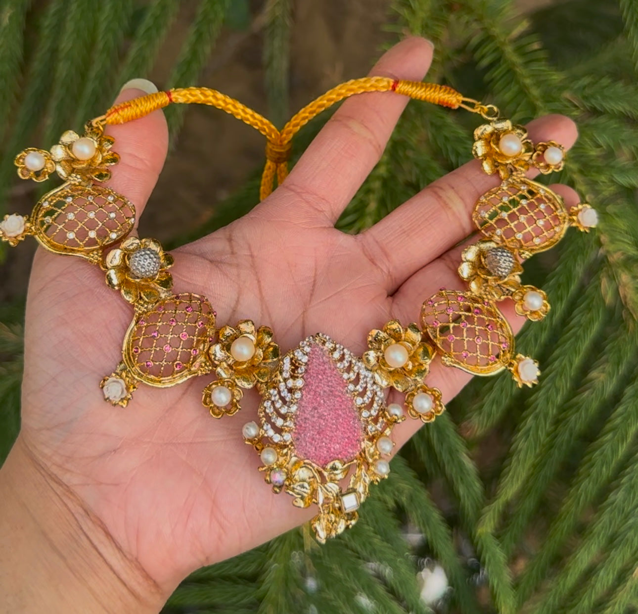 HANDMADE CRUSH STONE NECKLACE SET