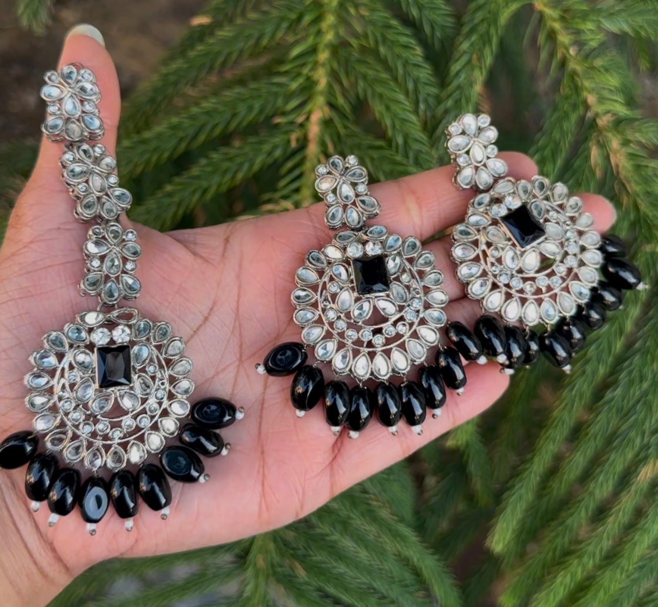 EXQUISITE EARRINGS TIKA SET