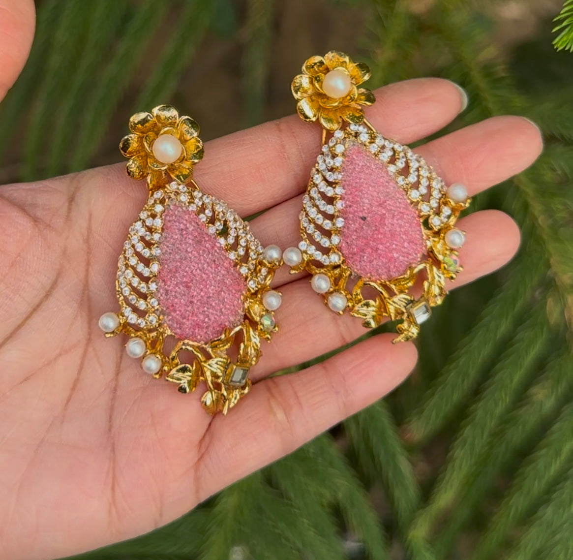 HANDMADE CRUSH STONE NECKLACE SET