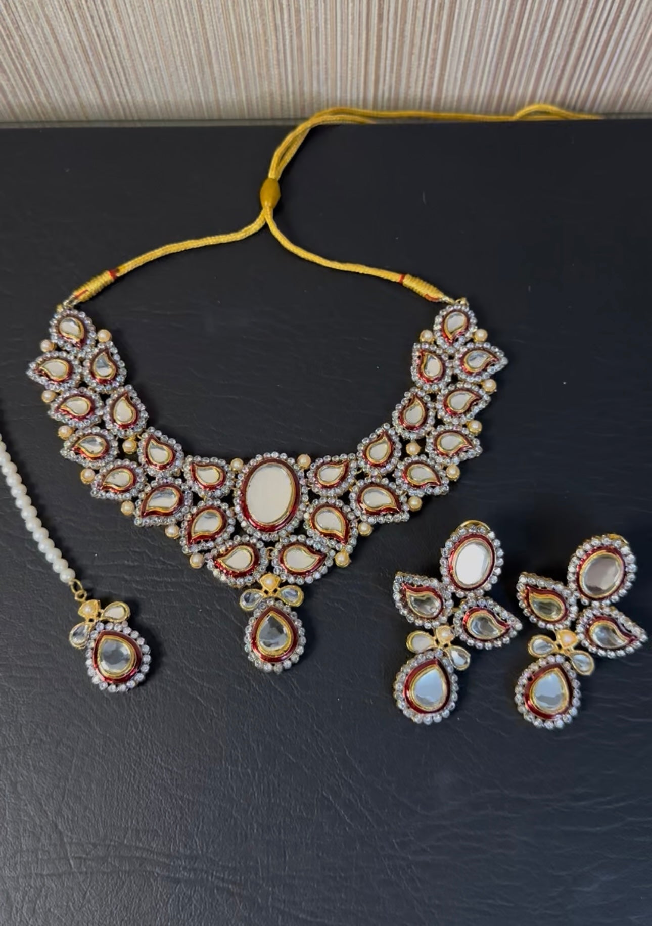 Indian KUNDAN Necklace With Tika Earrings