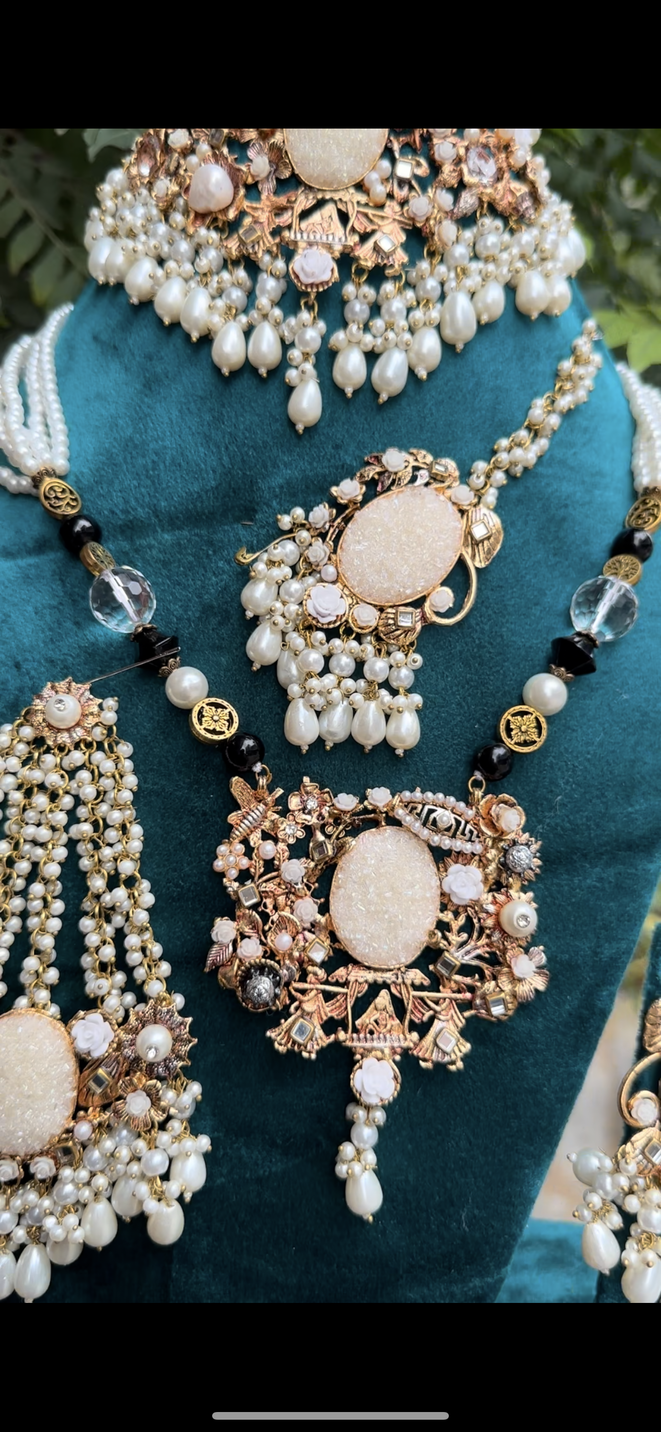 INDIAN DESIGNER CRUSH STONE COMPLETE BRIDAL SET