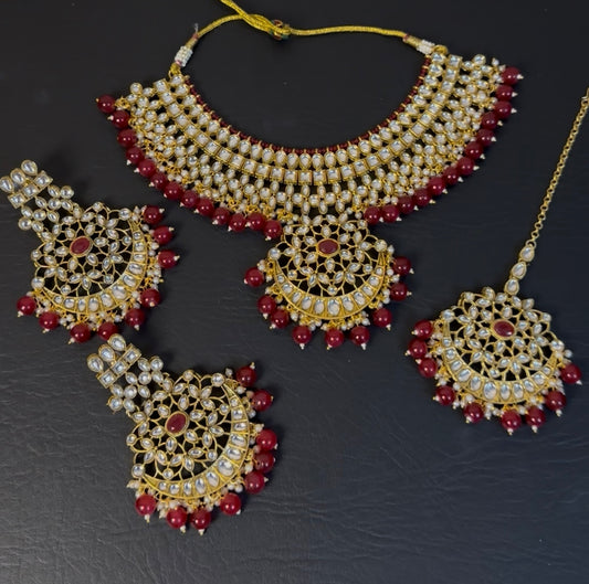 Indian KUNDAN Necklace with TIKA and earrings ✨