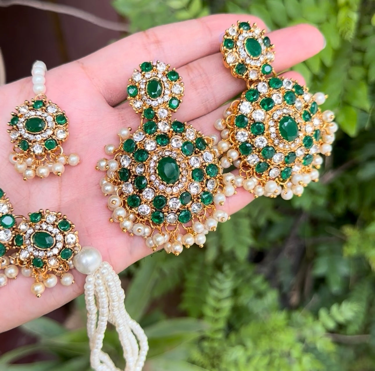 NAURATAN CHOKAR with earrings tika