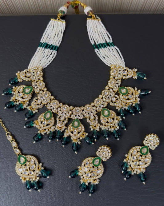 Indian KUNDAN Necklace With Earrings and Tika