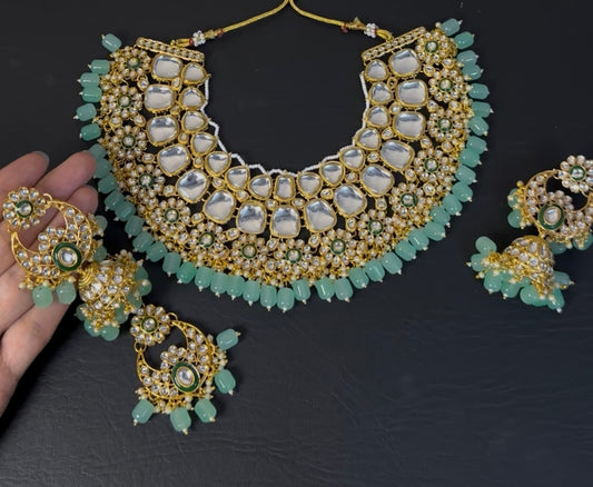 Indian KUNDAN necklace with TIKA and earrings ✨