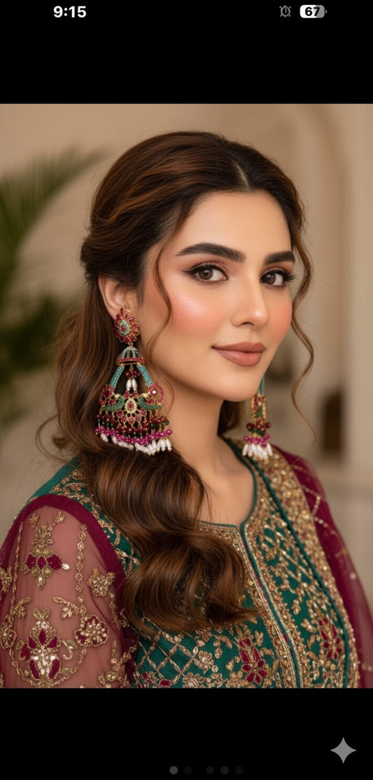 ELEGANT PAIR OF EARRINGS