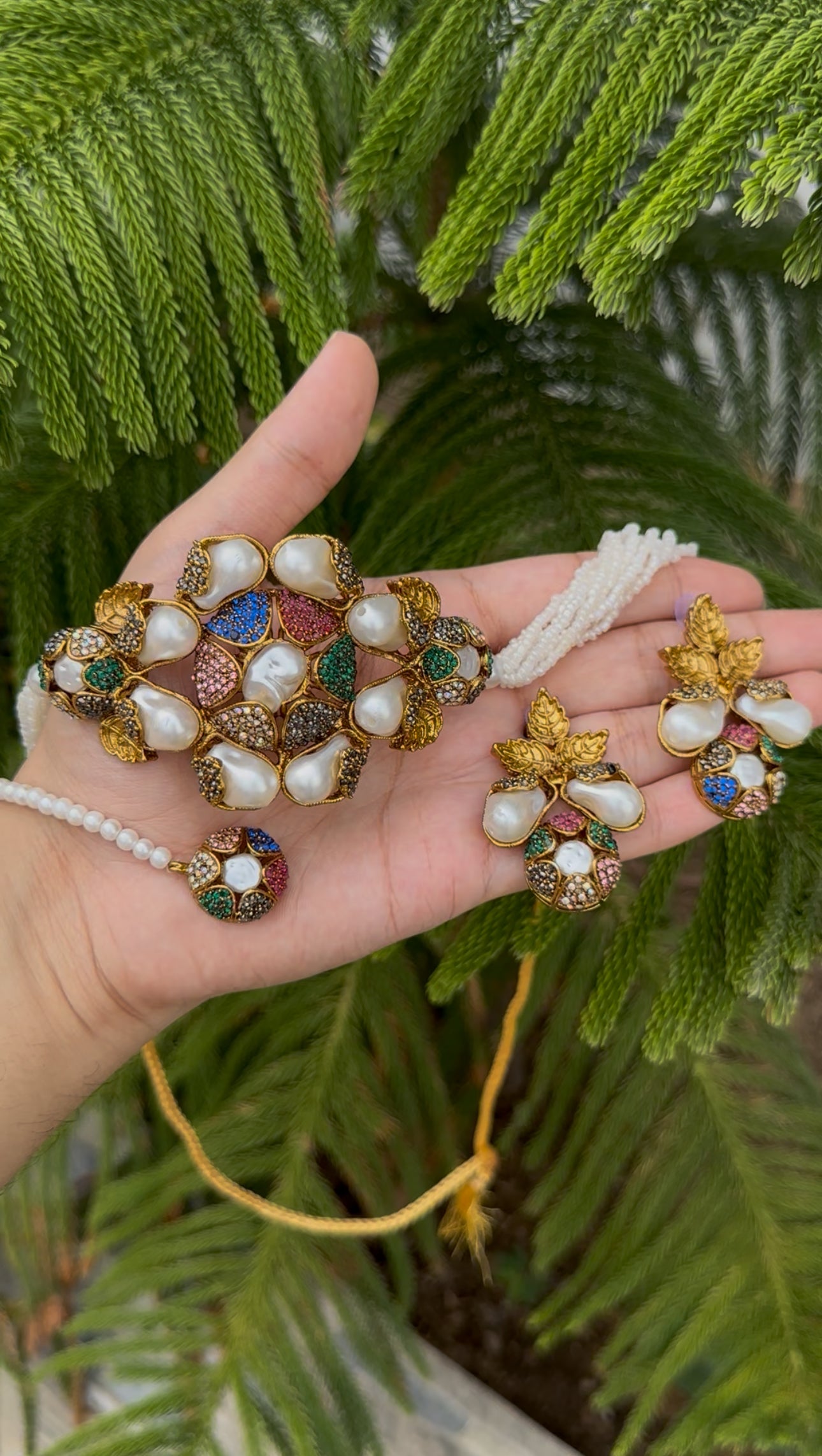 Mother Pearl WithTurkish Stones CHOKAR Set