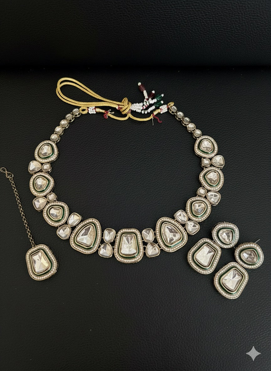 Indian KUNDAN Set With Detailed Meenakari Work ✨