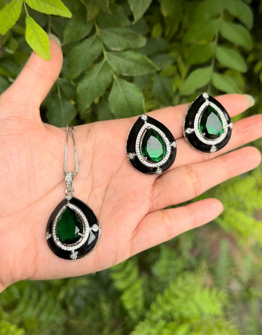 AD DIAMOND EMERALD PENDANT SET