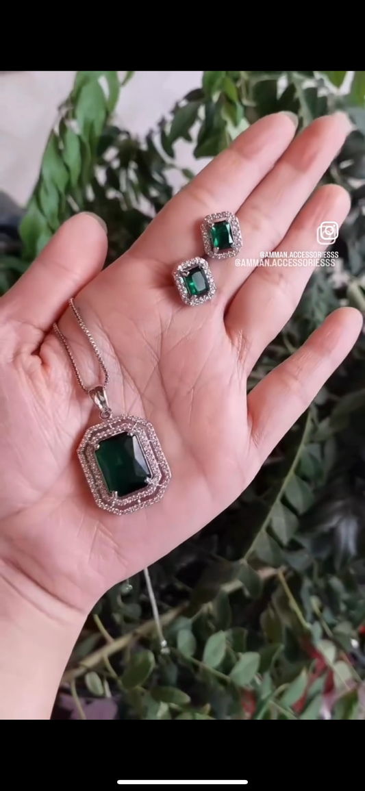 AD EMERALD STONE PENDANT SET