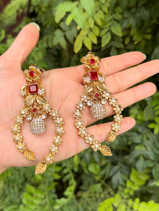 STUNNING INDIAN HANDMADE PAIR OF EARRINGS