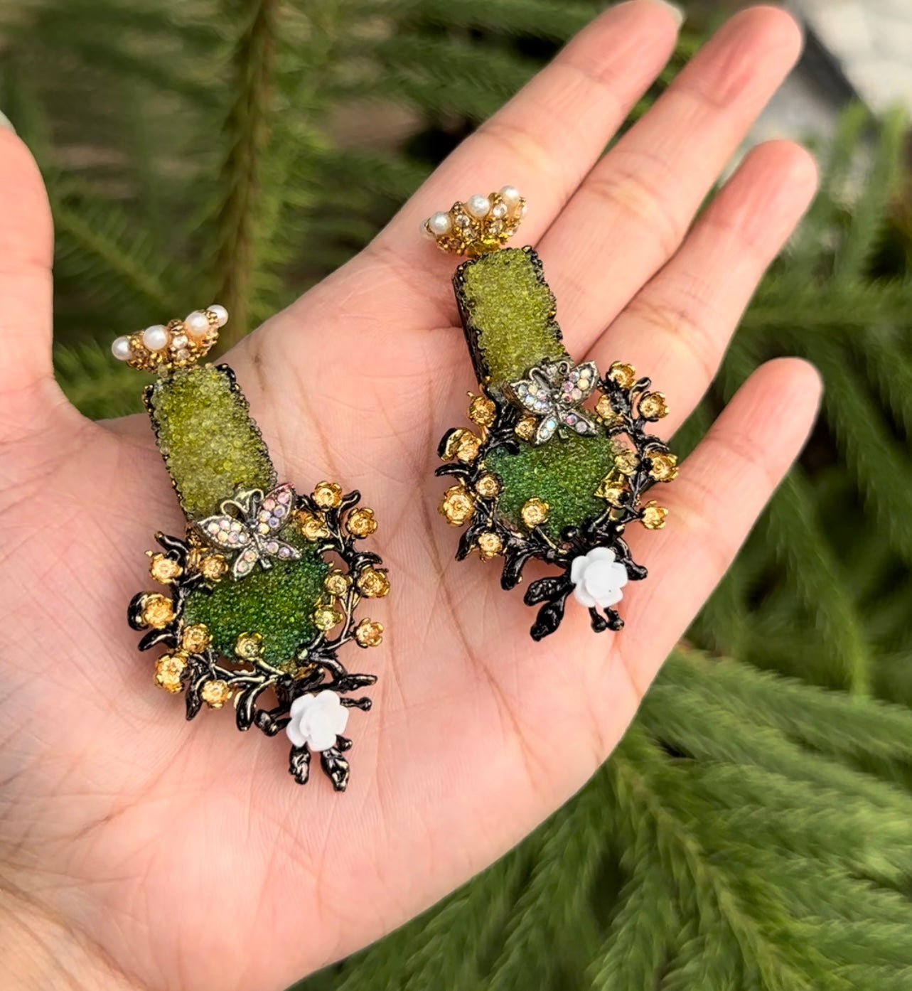 HANDMADE CRUSH STONE EARRINGS