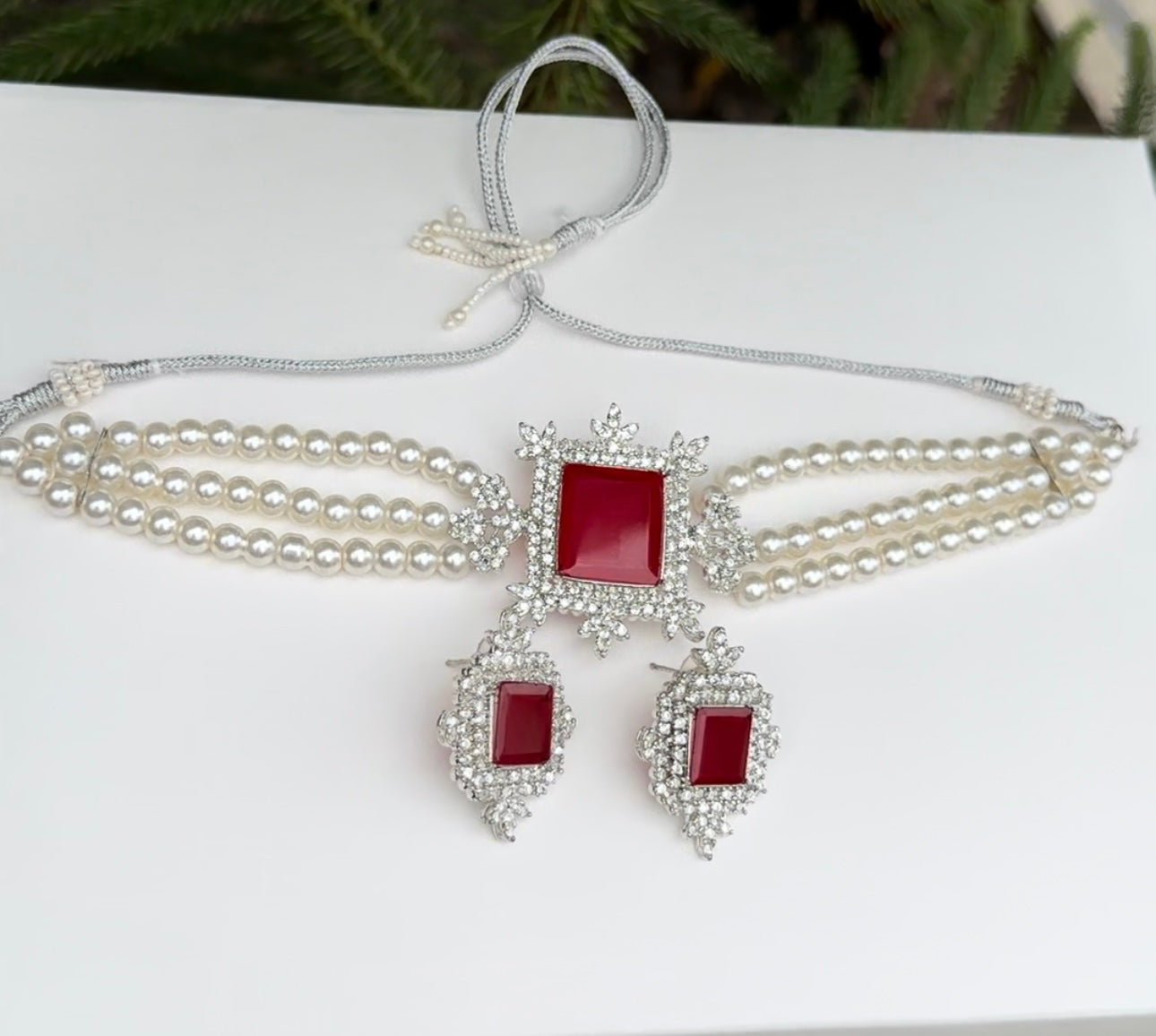 ZIRCON MAROON CHOKAR SET