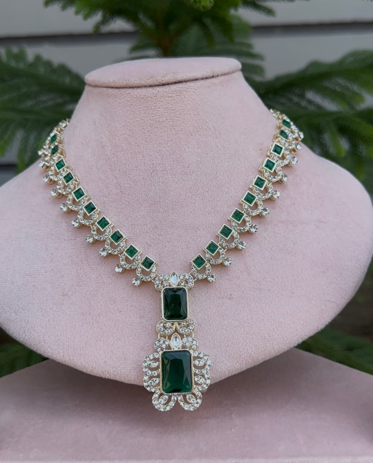 EMERALD ZIRCON MAALA SET